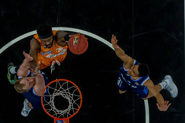 他逐渐向 他逐渐向