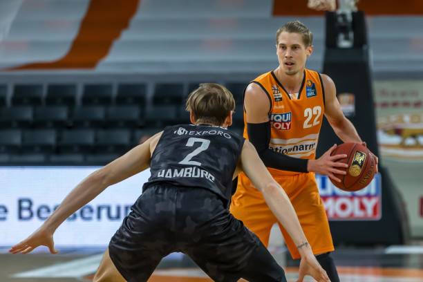 多方面的讨 多方面的讨